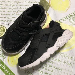 Nike toddler sneakers